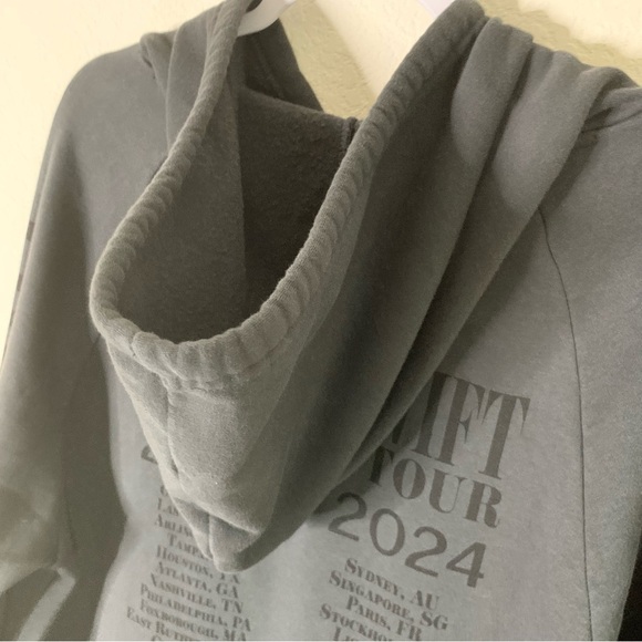 Taylor swift Womens gray the eras tour concert hoodie M - Picture 7 of 8